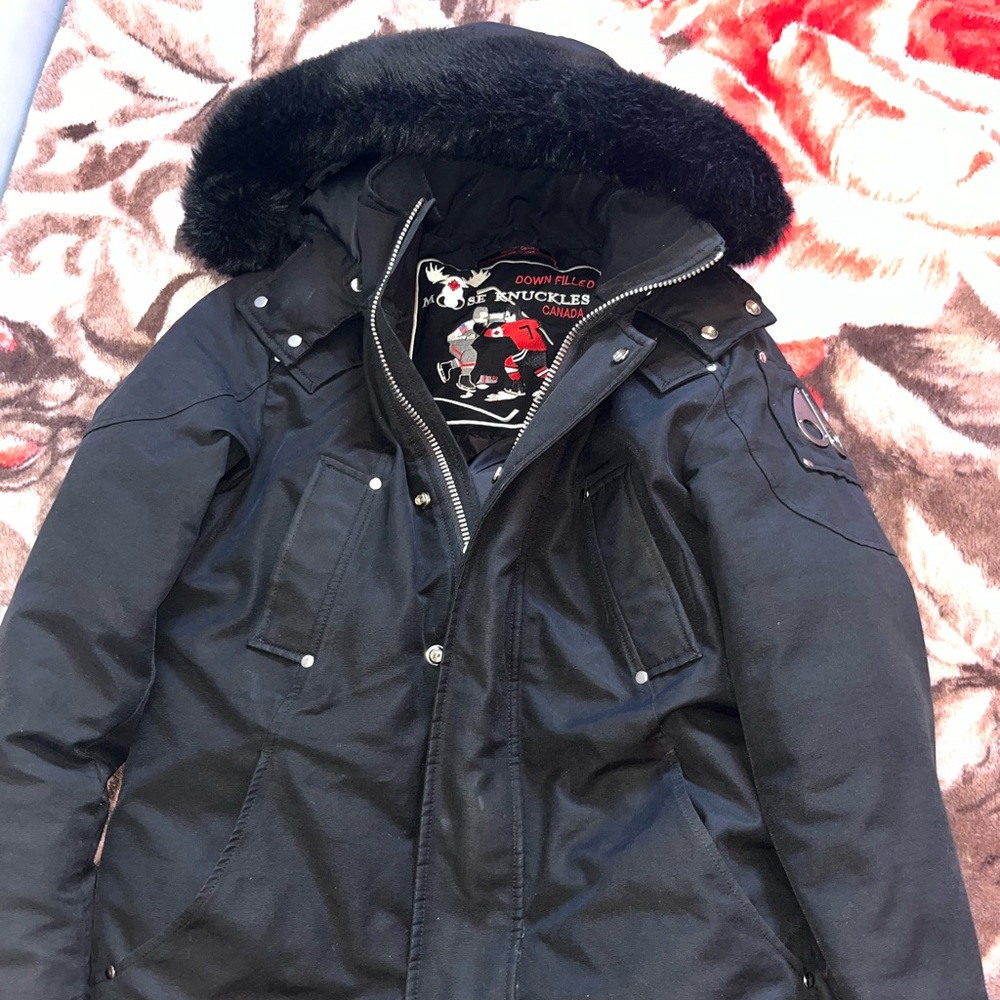 Moose knuckles original stirling parka shearling NWT new with tags fits too big